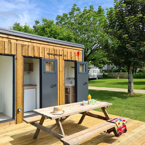 EMPLACEMENT - PREMIUM 140 m² avec sanitaire individuel privé - Arrivée Samedi 2/6 pers