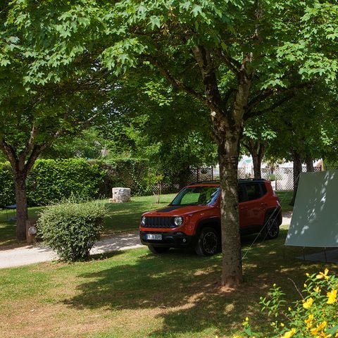 Pitch - CONFORT 100 m² + electricity 10 A 2 pers