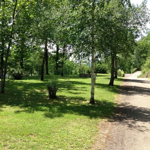 EMPLACEMENT - FORFAIT PRIVILEGE (1 tente, caravane ou camping-car / 1 voiture / électricité 10A) 