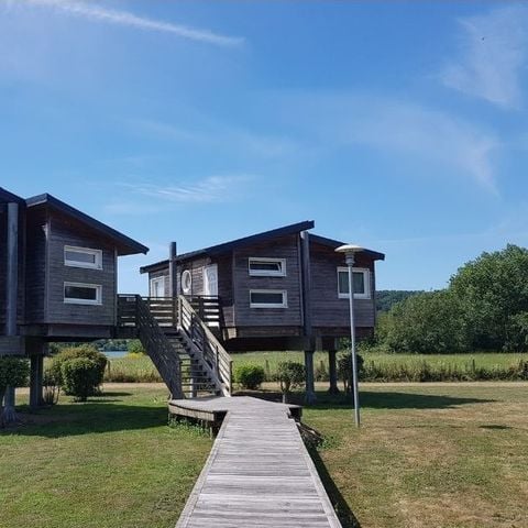 AUßERGEWÖHNLICHE UNTERKUNFT 4 Personen - Cottage auf Stelzen Privilège 35m² -1 Zimmer + 1 Alkoven - Geschirrspüler - Terrasse mit Blick auf die Teiche