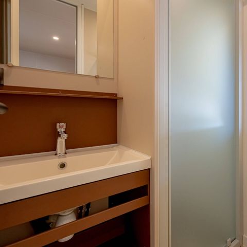 BUNGALOW 8 personas - Mobil-home | Confort | 4 Dormitorios | 8 Pers. | Terraza elevada | 2 baños | Aire acondicionado.