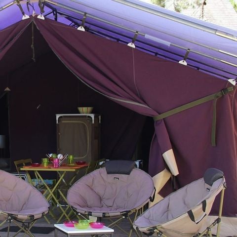 BungalowTent 5 personen - Freeflower Standaard 37m² (2 kamers) + overdekt terras 13m² 5 pers