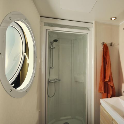 MOBILE HOME 4 people - Mobil-home Standard 27 m² (2 bedrooms) + TV with integrated semi-covered terrace 7m² 4 pers.