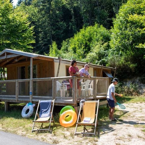 CANVAS AND WOOD TENT 5 people - Sweetflower Confort 43m² (2 bedrooms) + TV + sheets + towels + 11m² semi-covered terrace 4/5 pers.