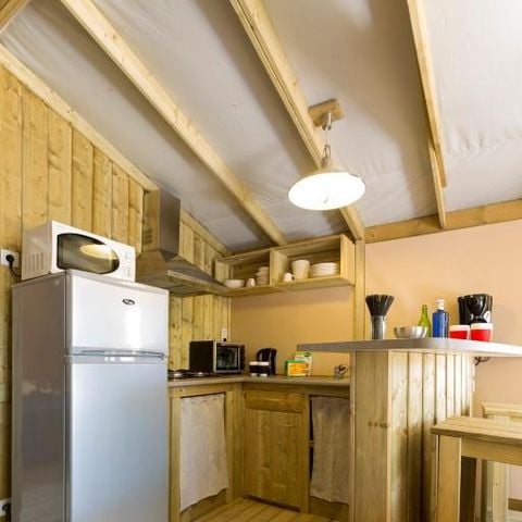 CANVAS AND WOOD TENT 5 people - Sweetflower Confort 43m² (2 bedrooms) + TV + sheets + towels + 11m² semi-covered terrace 4/5 pers.