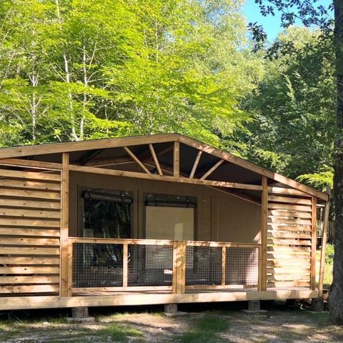 Bungalowtent 5 personen - Cotton Flower Confort tenthut 28m² (2 kamers) + TV + overdekt terras 16m² 4/5 pers.