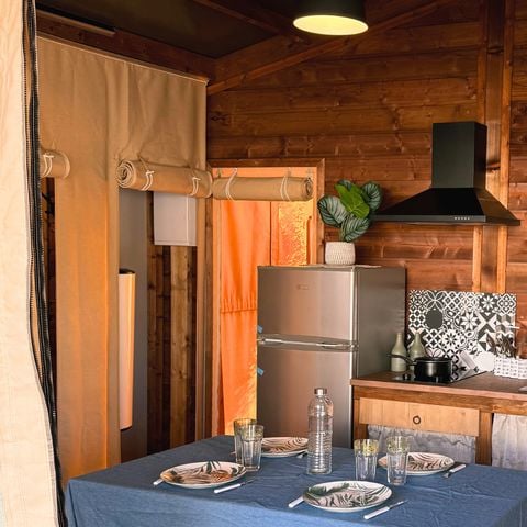 CANVAS BUNGALOW 5 people - Cotton Flower Confort canvas cabin 28m² (2 bedrooms) + TV + covered terrace 16m² 4/5 pers.