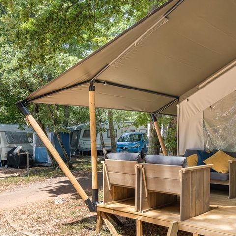 TIENDA DE LONA Y MADERA 4 personas - Park Umag - Tienda Safari Confort + aire acondicionado