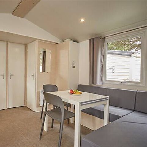 Bungalow 4 personen - Mobile-home | Comfort | 2 slaapkamers | 4 pers | Verhoogd terras | 2 badkamers | Airconditioning | TV