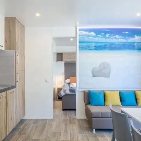 MOBILHOME 5 personas - Premium 2 dormitorios 2baños Salón