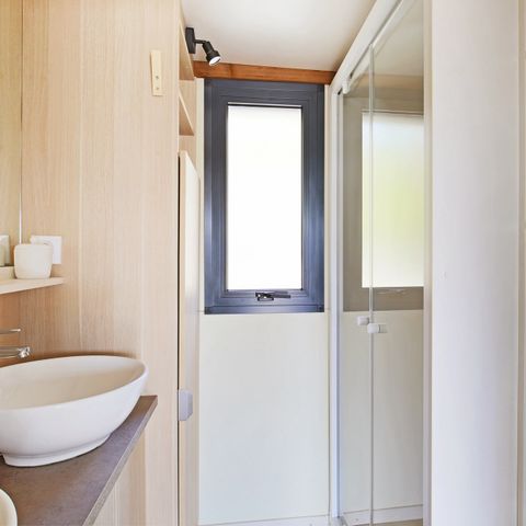 Stacaravan 7 personen - FAMILIE assortiment PORTLAND Chalet- Grote erker die leidt naar het terras: gegarandeerd licht!