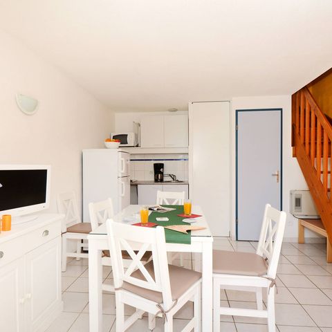 HOUSE 6 people