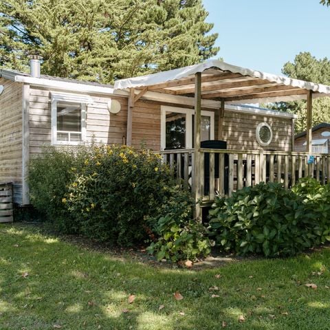 Stacaravan 4 personen - STANDAARD stacaravan 29m² (2 kamers) + 18m² halfoverdekt terras