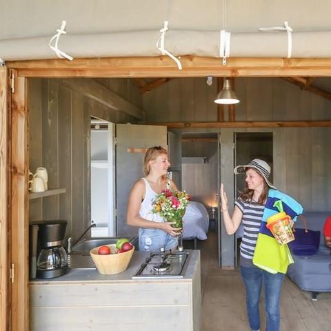 SAFARITENT 4 personen - Houten hut op palen CONFORT + 38 m²