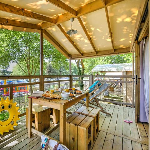 CANVAS AND WOOD TENT 4 people - Cabane Lodge Cosyflower PREMIUM 38m² (2 bedrooms) including 10m² covered terrace + TV + linen included