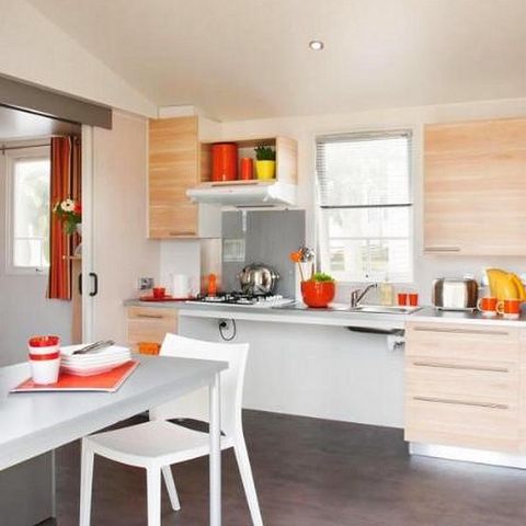 Stacaravan 4 personen - STANDARD stacaravan 29m² (2 kamers) + terras aangepast voor personen met beperkte mobiliteit