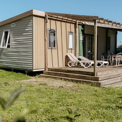 Mobilheim 4 personen - Homeflower PREMIUM 35m² (3 Schlafzimmer) + KLIMA + halbüberdachte Terrasse + Geschirrspüler + TV