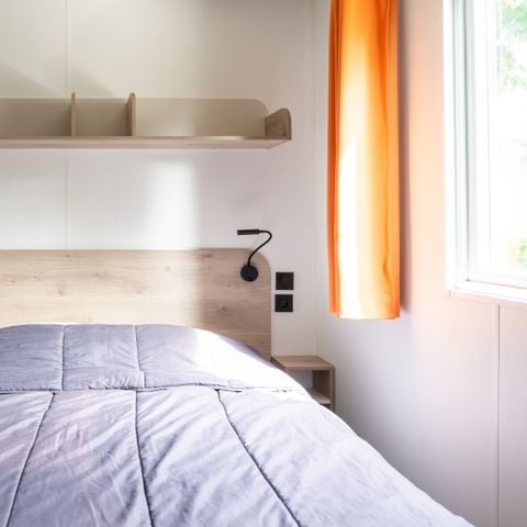Stacaravan 2 personen - Stacaravan Confort 18m² - 1 kamer + overdekt terras + TV 2 pers