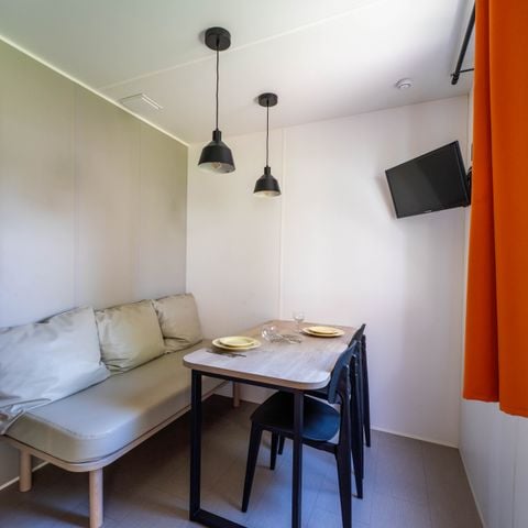 Mobilhome 2 personnes - Mobil home Confort 18m² - 1 chambre + terrasse couverte + TV 2 pers