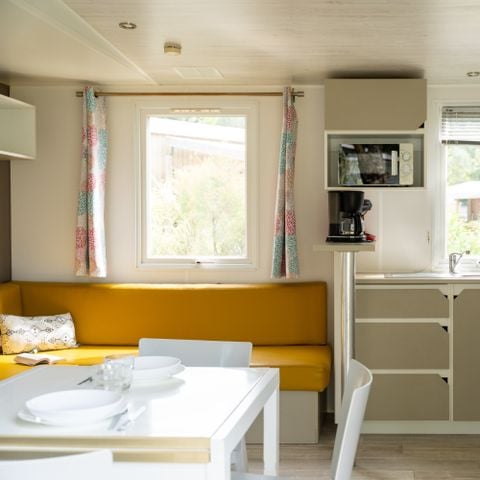 Mobilhome 6 personnes - Homeflower Premium 31m² - 3 chambres + terrasse semi-couverte + lave-vaisselle + TV 6 pers