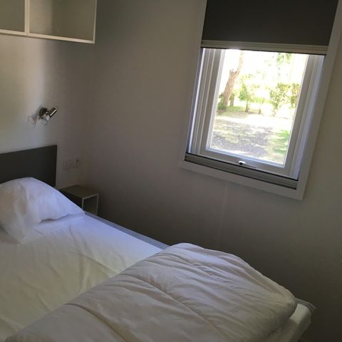 Stacaravan 6 personen - Homeflower Premium 31m² - 3 kamers + halfoverdekt terras + vaatwasser + TV 6 pers