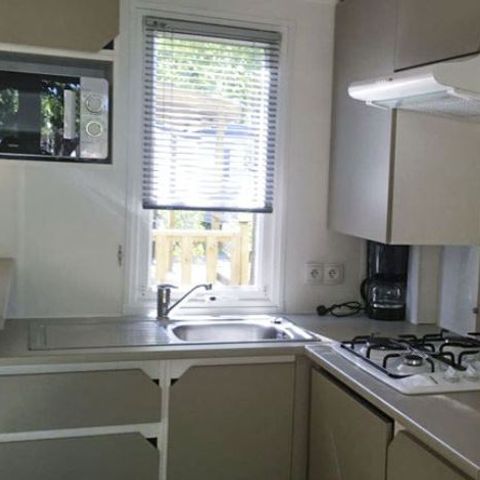 BUNGALOW 6 personnes - Mobil-home Premium 29m² - 3 chambres - terrasse semi-couverte + lave-vaisselle - TV 6 pers