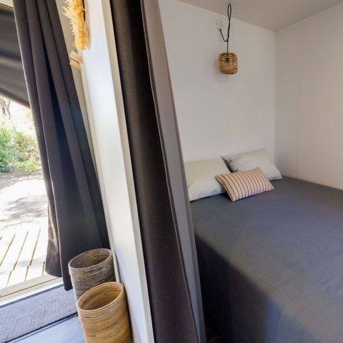 CANVAS AND WOOD TENT 4 people - Ecrin Cocoon Insolite 16m² (without sanitary facilities) 2 bedrooms + Covered terrace 14 m² + TV + Kitchenette 4 people