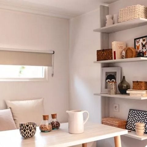CANVAS AND WOOD TENT 4 people - Ecrin Cocoon Insolite 16m² (without sanitary facilities) 2 bedrooms + Covered terrace 14 m² + TV + Kitchenette 4 people