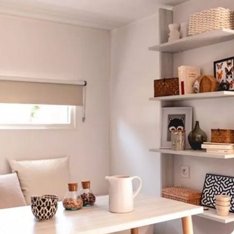 Safaritent 4 personen - Ecrin Cocoon Insolite 16m² (zonder sanitair) 2 slaapkamers + Overdekt terras 14 m² + TV + Keukenhoek 4 personen