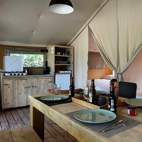 Canvas and wooden tent 5 persons - Safari Lodge 37 m2 (without sanitary facilities), 2 Bedrooms, covered terrace 1/5 pers