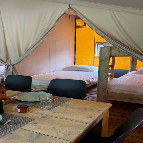 Safaritent 5 personen - Safari Lodge 37 m2 (zonder sanitair), 2 slaapkamers, overdekt terras 1/5 pers