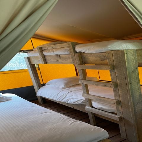 CANVAS AND WOOD TENT 5 people - Safari Lodge 37 m2 (without sanitary facilities), 2 Bedrooms, covered terrace 1/5 pers