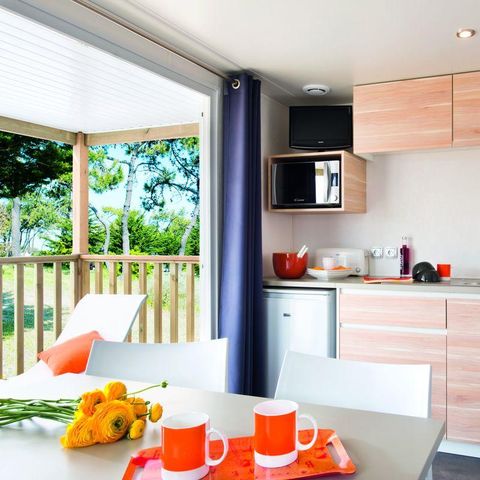 Mobilheim 4 Personen - Mobilheim PIN PARASOL Standard 30m² (2 Schlafzimmer) - überdachte Terrasse 8 m²- TV-NICHT KLIMAANLAGE 4 Pers.
