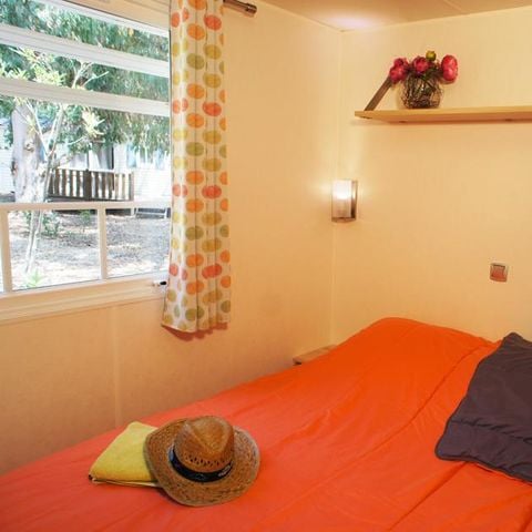 BUNGALOW 6 personnes - Mobil-home CYPRES Confort 29m² (3 chambres) - terrasse couverte 16 m² - TV + Climatisation 6 pers