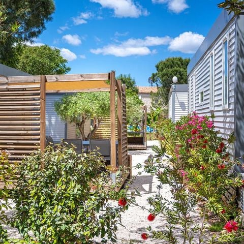 Flower Camping Le Mas de Mourgues - Camping Gard