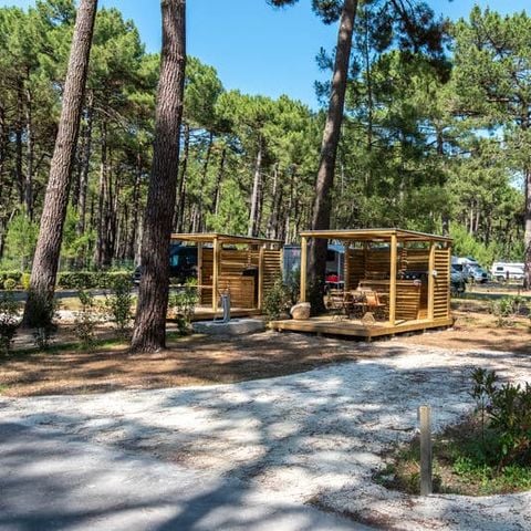 EMPLACEMENT - SIGNATURE avec terrasse équipée