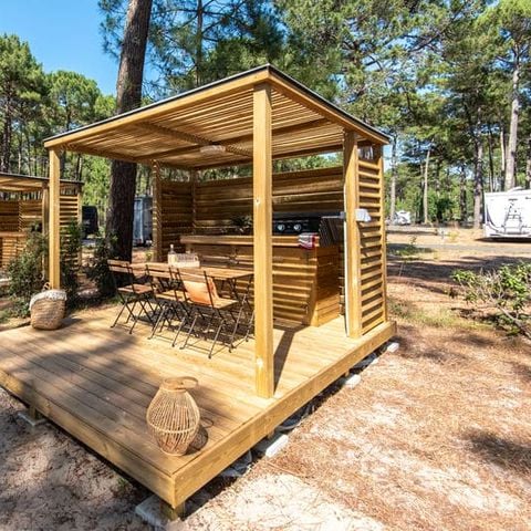 Stellplatz - SIGNATURE mit ausgestatteter Terrasse