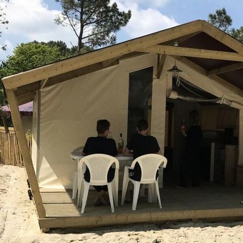 TENTE TOILE ET BOIS 4 personnes - Confort 3 Pièces 4 Personnes Sans Sanitaires