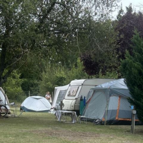 Stellplatz - Nackte Stellplätze 6 Pers.