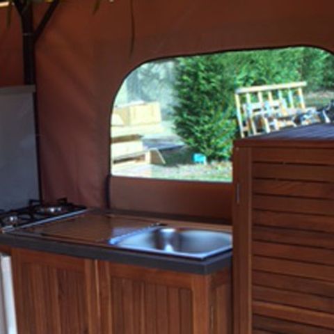 CANVAS AND WOOD TENT 5 people - VICTORIA, without sanitary facilities