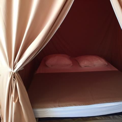 CANVAS AND WOOD TENT 5 people - CANADA, without sanitary facilities