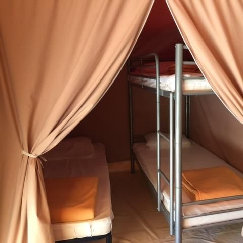 Canvas and wooden tent 5 persons - CANADA, without sanitary facilities