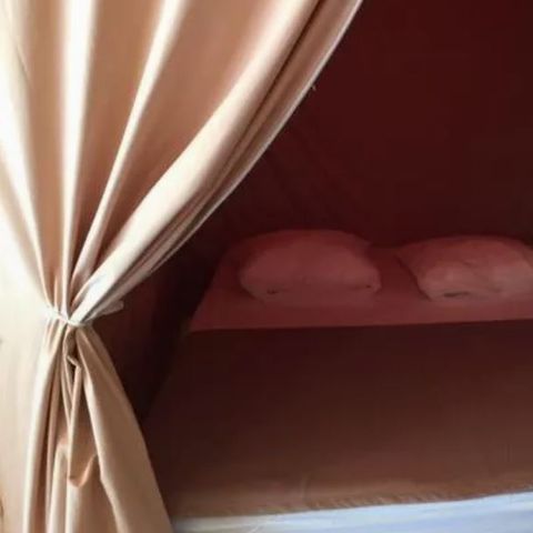 CANVAS AND WOOD TENT 5 people - CANADA D, without sanitary facilities