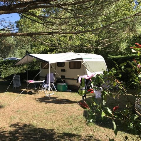 STAANPLAATS - Standplaats met elektriciteit