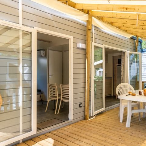 Stacaravan 6 personen - Comfort XL | 2 slaapkamers | 4/6 pers. | Verhoogd terras | Airconditioning | TV