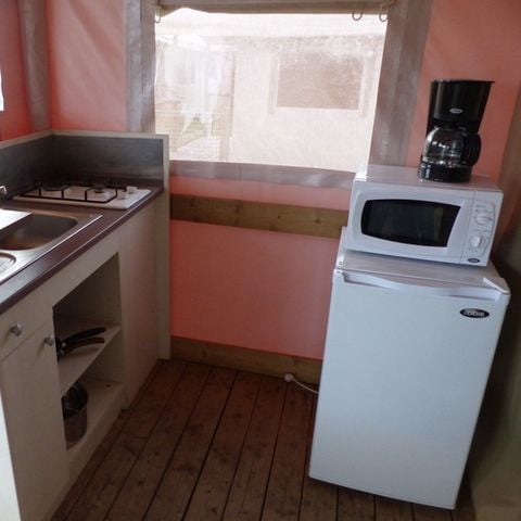 CANVAS AND WOOD TENT 4 people - African lodge tent with sanitary facilities