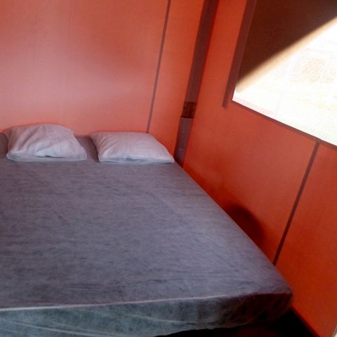 CANVAS AND WOOD TENT 4 people - African lodge tent with sanitary facilities