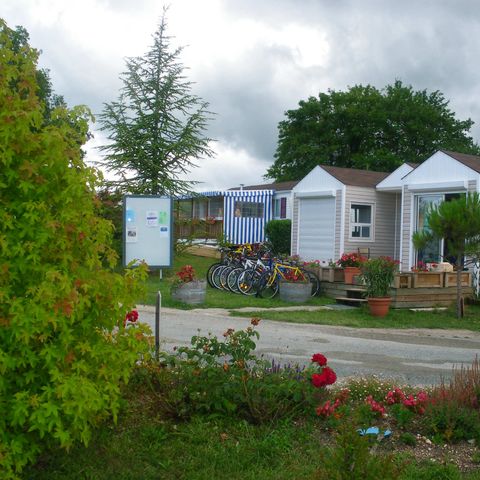 Mobile home 6 persons - 2 bedroom mobile home sleeps 6 with air conditioning