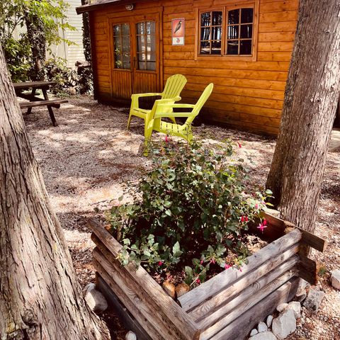CHALET 5 personnes - Cabanon provençal sans sanitaires (2 chambres/cuisine équipée)