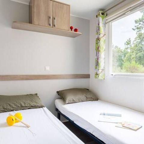 Stacaravan 6 personen - Mobile-home | Comfort | 3 Slaapkamers | 6 Pers. | Verhoogd terras | 1 Badkamer | Air-con.